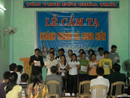 Ban_Hat_HT_Bap-tit_Tam_Loc_ca_ngoi_Chua__e_