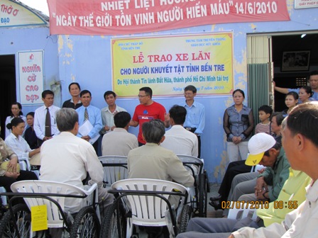 150_xelan_tai_BenTre_Ms_Vu_dang_lam_chung_ve_Chua_qua_chiec_xelan_e