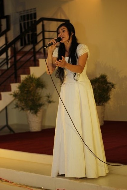 Nenita với bài hát "Tình Yêu Vô Biên"