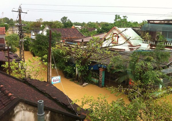 Ủy Ban YTXH TLH Cứu Trợ Lũ Lụt Tại Tỉnh Bình Định