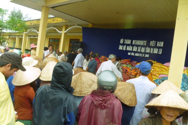 Hội thánh Mennonite Việt nam cứu trợ lũ lụt