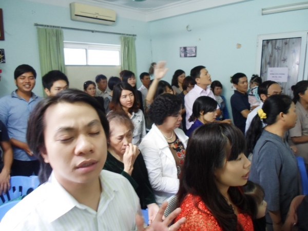 Lễ Cảm Tạ Và Kỉ Niệm Một Năm Thành Lập Hội Thánh Lời Đức Tin Việt Nam
