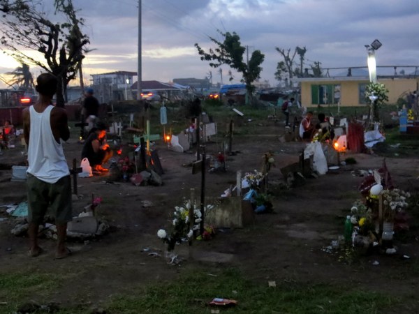 Vài Ghi Nhận Sau Chuyến Thăm Người Dân Ở Tacloban – Philippines Sau Bão Hải Yến 8/11/2013