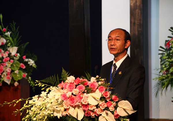 Mục sư Nguyễn Hữu Bình triển khai bầu cử các tiểu ban