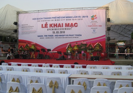 khai truong hoi sach tp hcm