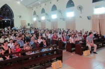 Hội Thánh Thủ Đức: 66 Người Tin Chúa Trong Đêm Truyền Giảng