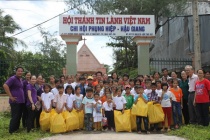 Thiếu Nhi HT Phú Lâm Và Chương Trình "Vòng Tay Yêu Thương"