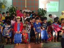 Truyền Giảng Và Phát Quà Trung Thu Tại Chi Hội Eadrăng - Đăk Lăk