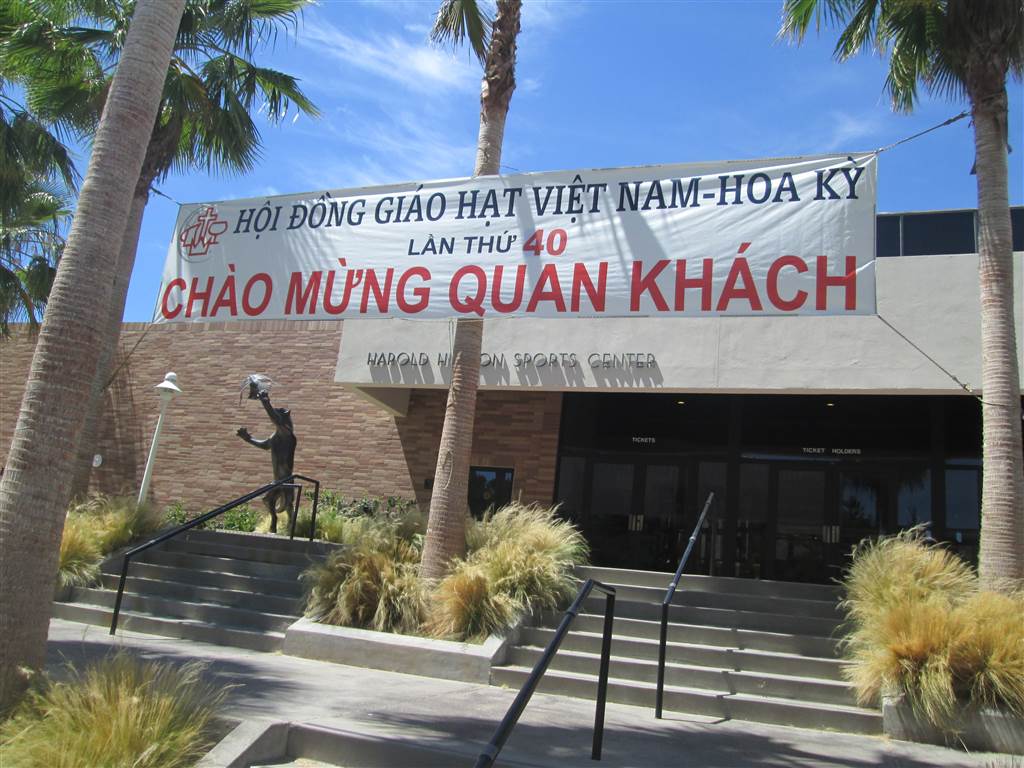 Công Tác Ghi Danh Và Nhận Phòng Tại Hội Đồng Giáo Hạt Việt Nam Hoa Kỳ Lần Thứ 40