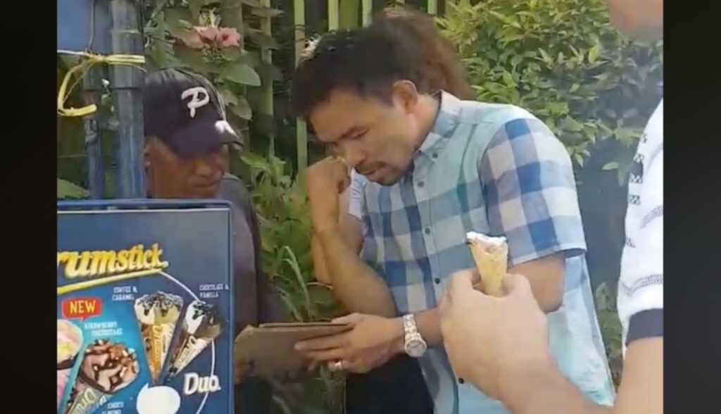 Cựu Võ Sĩ Quyền Anh Vô Đích Thế Giới Đã Giúp Thay Đổi Cuộc Sống Của Một Người Bán Kem Địa Phương