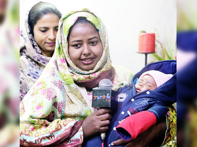 Người Vợ Hiếm Muộn 12 Năm Ở Pakistan Có Thai Một Cách Kỳ Diệu Sau Khi Cầu Nguyện
