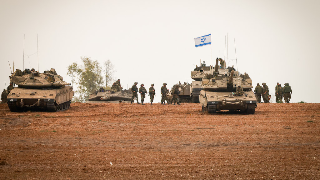 Lực lượng phòng vệ (IDF) chuẩn bị cho cuộc chiến trên bộ ở Gaza sau vụ sát hại hơn 1.000 người Israel