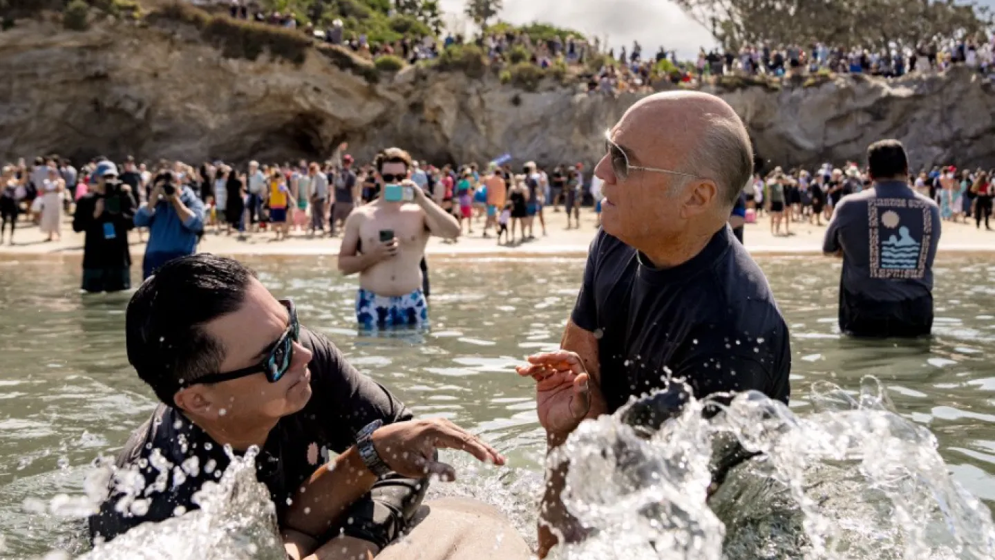 Greg Laurie Tiết Lộ Thông Điệp Mạnh Mẽ Từ Billy Graham, Thế Hệ Tiếp Theo Đang Cực Kỳ Đói Khát Phúc Âm