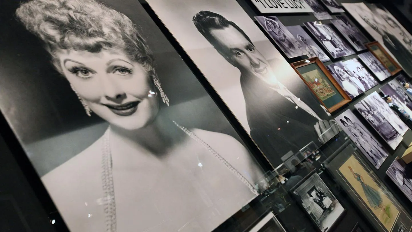 Ngôi Sao Của Loạt Phim Truyền Hình 'I Love Lucy' Đã Bị Tà Linh Hành Hạ, Cho Đến Khi Một Khải Tượng Về Chúa Giê-xu Đã Thay Đổi Cuộc Đời Anh
