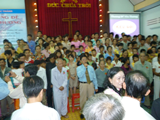 Hơn 120 Người Tin Chúa Trong Đêm Truyền Giảng Tại HT An Lạc Tây