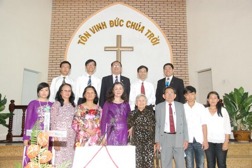 Gia_dinh_MS_TQN_trong_ngay_bo_nhiem_640x426_500x333
