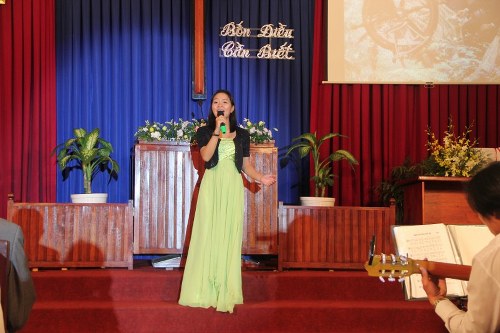 Don_ca_keu_goi_Nghi_an_ben_GIexu_800x533_500x333
