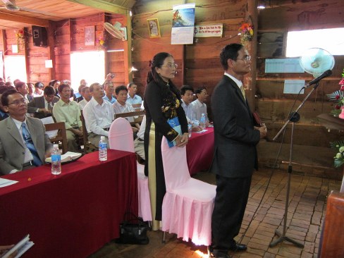 12.LANG_NGHE_SU_DIEP_488x366