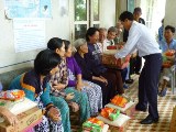 HT Núi Sạn (Nha Trang) Tổ Chức Truyền Giảng Và Phát Quà Giáng Sinh Cho Người Bệnh