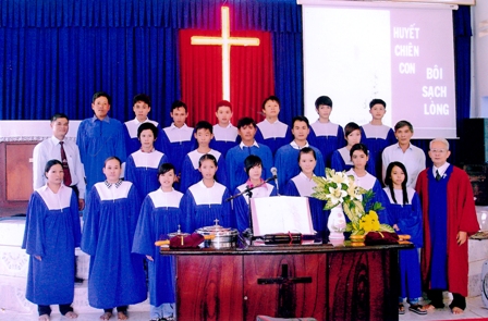 Anh_chi_Nhan_Dung_du_le_Bap_tem__14-11-2010