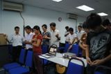 "Hãy Qua Xứ Mã-lai Giúp Chúng Tôi"