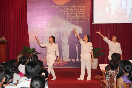 Ton_vinh_Chien_con_nhom_mua_550x366