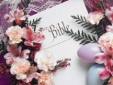 holy-bible-and-flowers_2831_1024x768_160x120