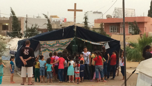 Công tác cứu trợ đi kèm truyền giáo tại vùng tị nạn đem lại niềm hi vọng cho rất nhiều con người khốn khó.