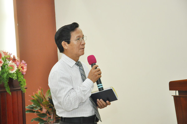 Mục sư Nguyễn Văn Tơ đúc kết và kêu gọi thân hữu