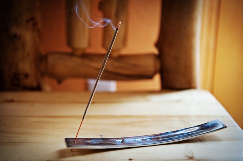 incense-burning-490x325