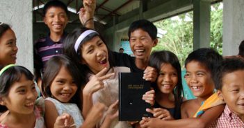 Một Cộng Đồng Tại Myanmar Được Đọc Lời Chúa Bằng Tiếng Mẹ Đẻ Sau 128 Năm