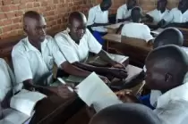Uganda - Người Khiếm Thị Đã Có Thể Đọc Kinh Thánh