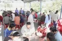 Bữa Ăn Cuối Năm Cho Người Tâm Thần Tại Quảng Nam