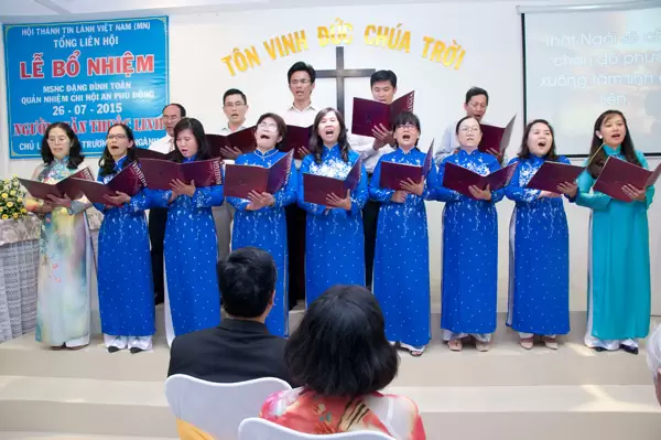 Ban hát HT Gò Vấp tôn vinh Chúa