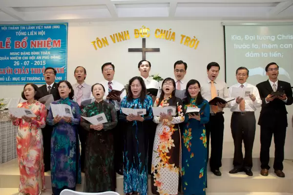 Ban hát Mục sư, Truyền đạo tôn vinh Chúa