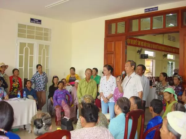 Mục sư Dương Quang Hòa Trưởng Ban đại diện TP Đà Nẵng thông báo công việc của đoàn
