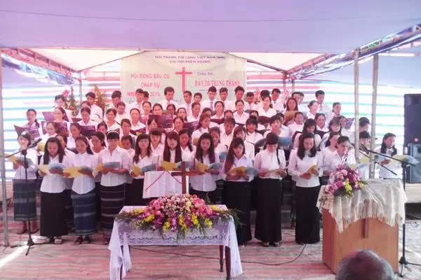 Ban hát HT. Đà Lơ Nghit góp phần tôn vinh Chúa