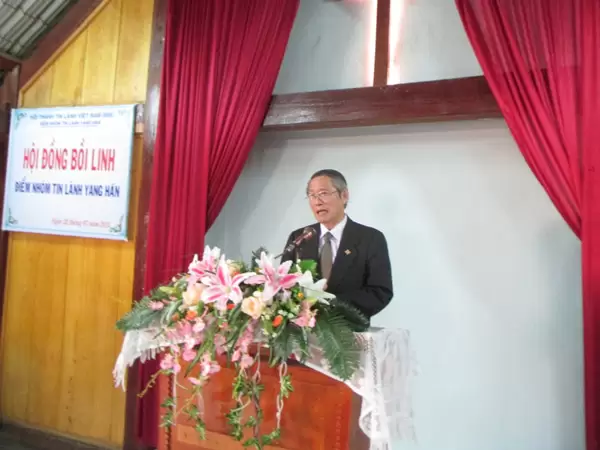 Mục sư Thái Phước Trường - Phó Hội trưởng I - giảng bồi linh