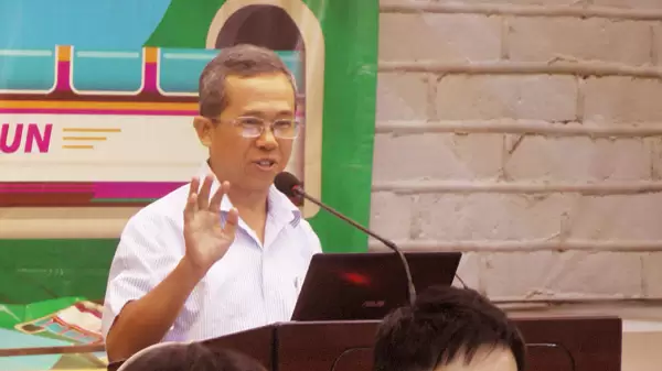 Bác sĩ Lê Hoàng Sơn giới thiệu tình hình người khuyết tật ở Việt Nam.