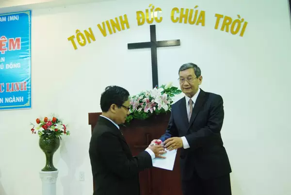 MS Trương Văn Ngành thực hiện Nghi thức Bổ nhiệm
