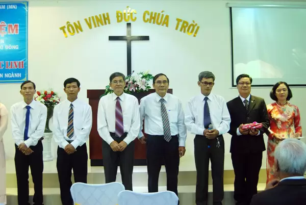 Ban Chấp sự HT An Phú Đông hoan nghênh Tân Quản nhiệm