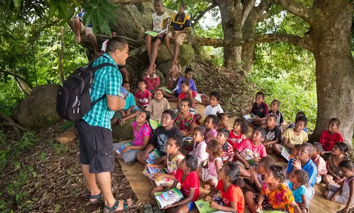 Lớp Học Phúc Âm Dưới Tán Xoài Tại Quốc Đảo Fiji