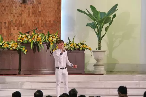 Các tiết mục tôn vinh Chúa.