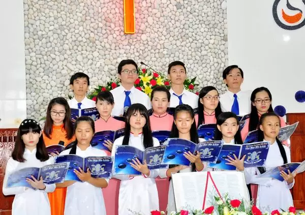 Ban hát Thanh niên HT Ma Lâm.