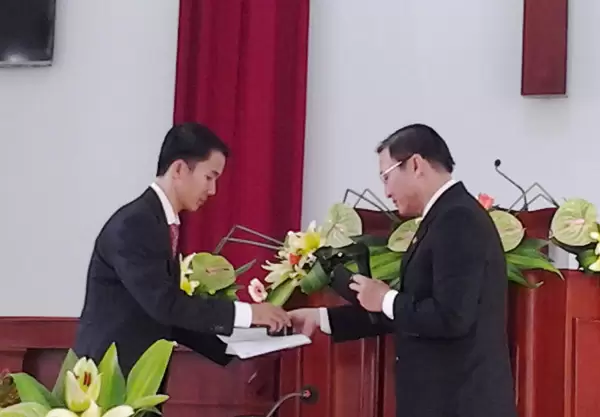 Mục sư Lê Hoàng Phúc giảng Lời Chúa và trao Giáo vụ lệnh, Ấn tín cho Tân Quản nhiệm.