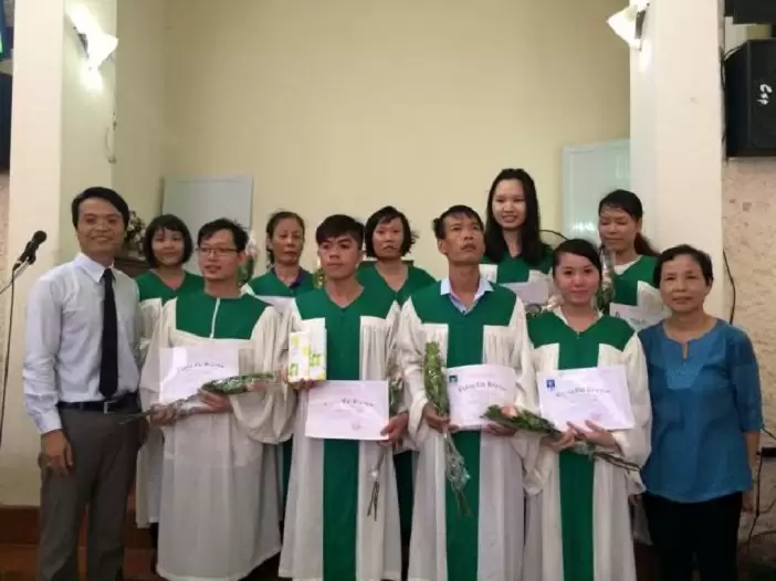Thánh Lễ Báp Tem Cho 9 Tân Hữu Tại Hội Thánh Sở Thượng, Hà Nội
