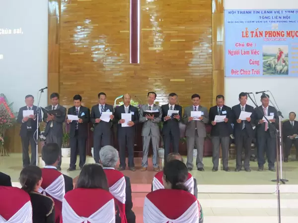 Ban hát Mục sư, Truyền đạo tôn vinh Chúa