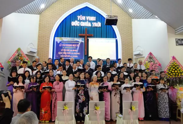 Quý ông bà Mục sư, MsNc, Truyền đạo góp phần tôn vinh Chúa.