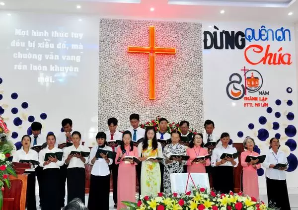 Ban hát HT Thuận Hòa.