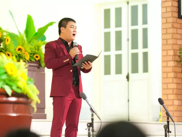 Các tiết mục tôn vinh Chúa.